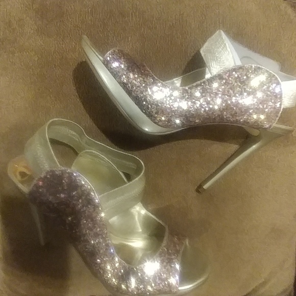Carlos Santana Heels - Picture 6 of 6
